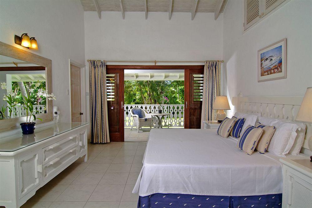 Settlers Beach Hotel Saint James Room photo